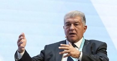 Here is the rewritten text in Turkish: Başlık: Barça'nın Yenilenen