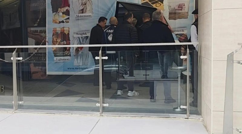 İstanbul'da Mühürlenen SPA Salonuna Kurşun Yağmuru: Şüpheliler Yakalanmak Üzere Mühürlenen</