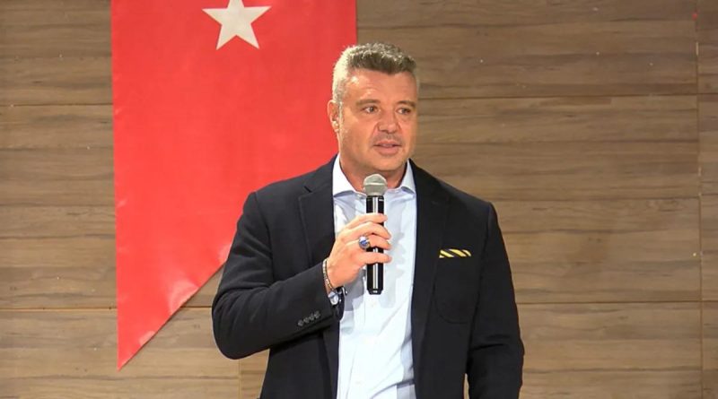 Here is the rewritten content in Turkish: Başlık: Fenerbahçe Başkanı