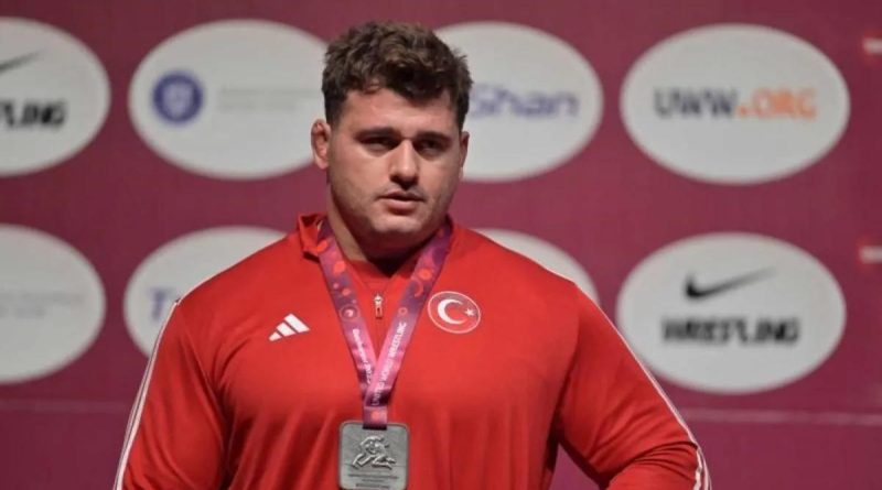 Here is the rewritten text in Turkish: Başlık: Rıza Kayaalp'in