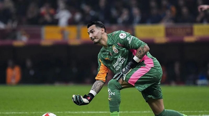 Here is the rewritten text in Turkish: Başlık: Galatasaray Kalecisi