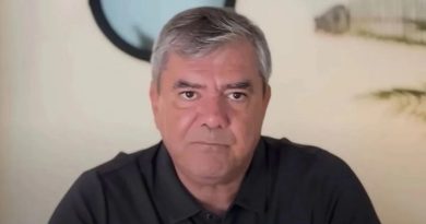 Here is the rewritten text in Turkish: Başlık: Muhalif Gazeteci