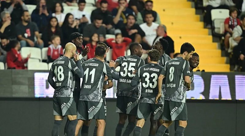Beşiktaş'ta Sergen Yalçın'ın Yüzü Güldü! Toure, Cengiz, Cerny Beşiktaş</