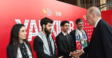 Başbakan Erdoğan: Uyuyanları Uyandırmaya Bir Şule Yetmiştir Türkiye'de Uyuyanları Uyandı