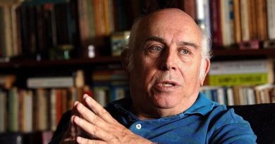 Here is the rewritten text in Turkish: Başlık: Halit Refiğ