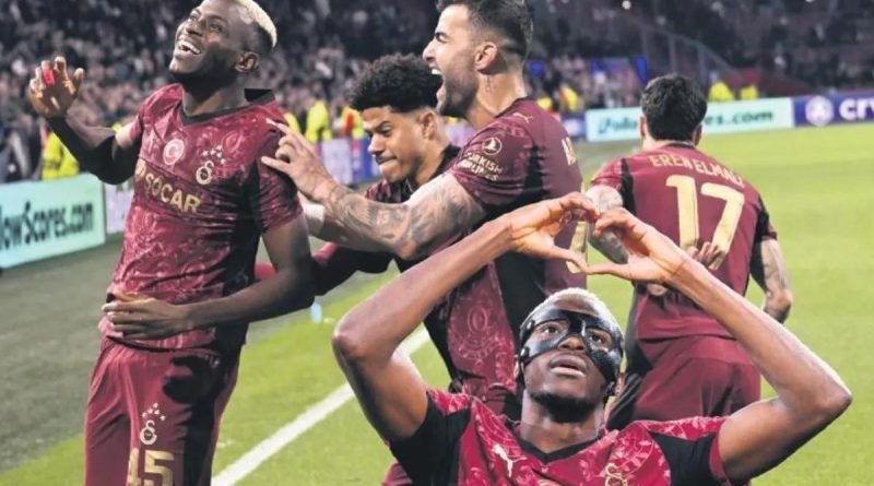 Maskeli Baloyu Kazanan Galatasaray Düşler Sahnesinde Maskeli Baloyu K