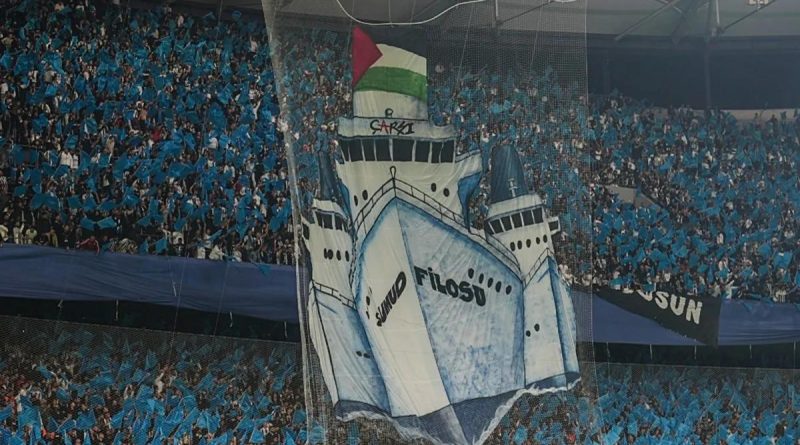 Beşiktaş Taraftarları Filistin'e Destek Verdi Beşiktaş Taraftarları F