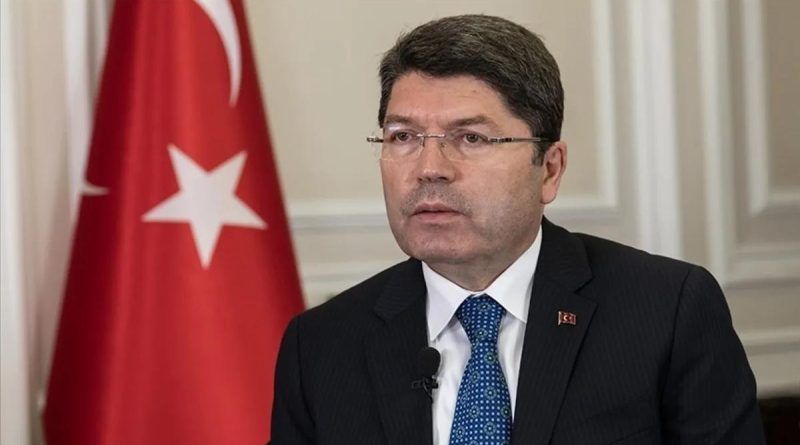 Here is the rewritten text in Turkish: Başlık: Adalet Bakanı