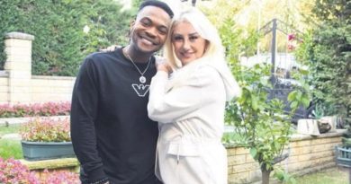 Başlık: Yaşlanmayacağım, Buruşmayacağım: Muazzez Ersoy'in Sağlığa Dikkati İçerik: Sanatçının Sağ