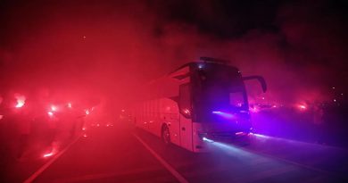 A Milli Futbol Takımı, Meşaleler Eşliğinde Stada Giriş Yaptı A