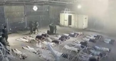 İSRAİLİ MUHABİRİN LINÇ GİRİŞİMİ: FİLİSTİNLİ ESİRİ TECAVÜZ GÖRÜNTÜLERİN