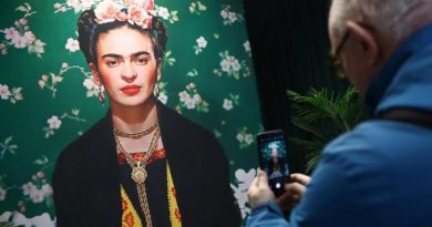 Başlık: Frida Kahlo'nun Otoportresi 54,7 Milyon Dolara Satıldı! Frida Kah