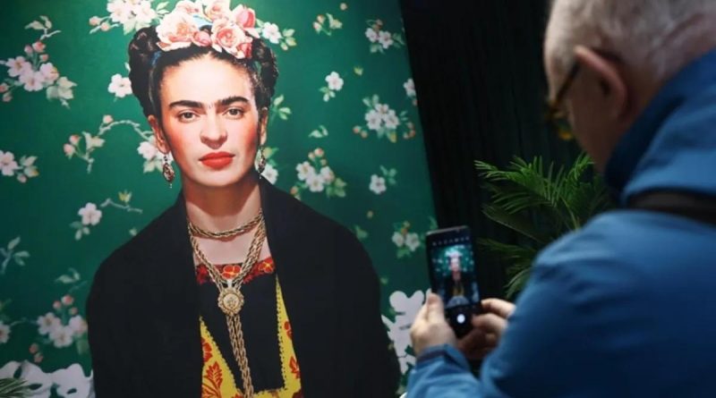 Başlık: Frida Kahlo'nun Otoportresi 54,7 Milyon Dolara Satıldı! Frida Kah