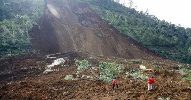 Here is a rewritten version of the text in Turkish: