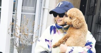 Afra Saraçoğlu, ABİ'de Yeniden Imaj Yaratıyor ABİ için imaj yeniledi