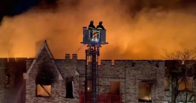 New York'ta Araç Patladı: 7 İtfaiyeci Yaralandı New York'ta Alev