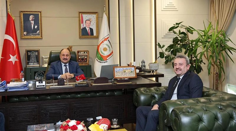 Here is the rewritten text in Turkish: Başlık: Galatasaray Başkanı