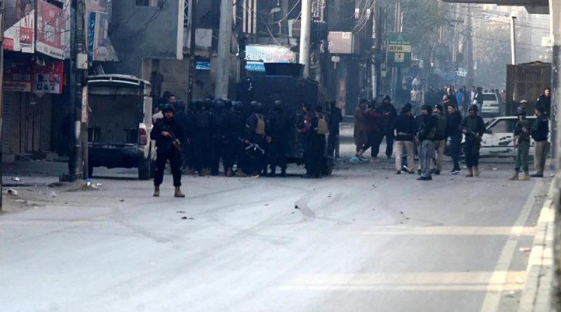 Pakistan'da Kanlı Saldırı: 3 Jandarma Hayatını Kaybetti Pakistan'da Kanlı <strong