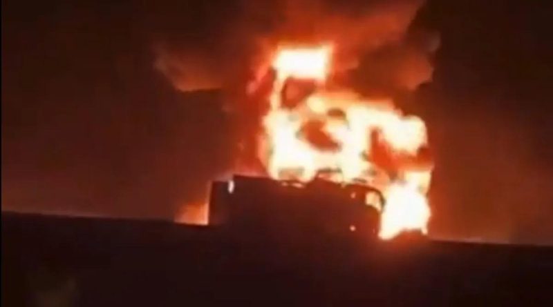 Suudi Arabistan'da Korkunç Kazanın İzleri Suodi Arabistan'da Otobüs Tanker