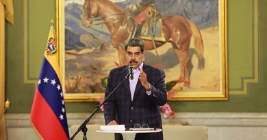 Venezuela'da Ulusal Savunma Komutanlıkları Kuruluyor Venezuela Devlet Başkanı Nicolas Maduro,
