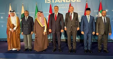 Here is the rewritten text in Turkish: Başlık: İstanbul'da Kritik