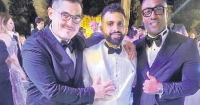 Here is the rewritten text in Turkish: Başlık: Blue'un Solisti