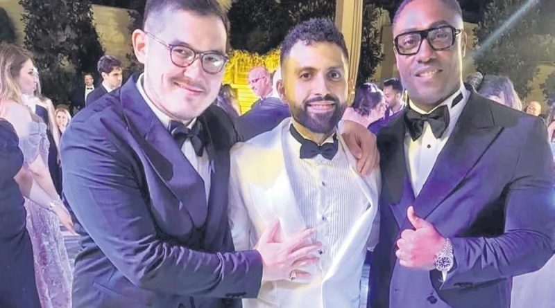 Here is the rewritten text in Turkish: Başlık: Blue'un Solisti