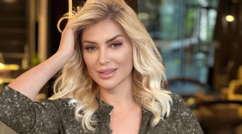 Here is the rewritten text in Turkish: Başlık: Songül Karlı'dan