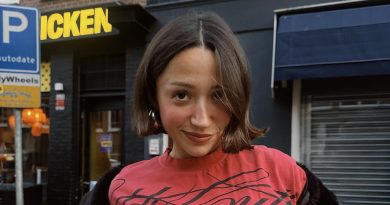 Here is a new content in Turkish: Başlık: Zeynep Bastık