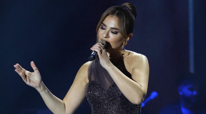 Here is the rewritten text in Turkish: Başlık: Şarkıcı Derya