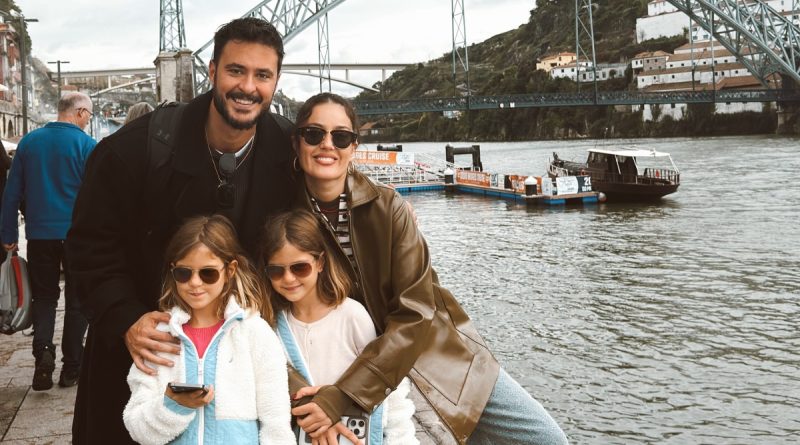 Başlık: Yeni Boşandılar: Anıl Altan ve Pelin Akil, Kızlarıyla Tatilde