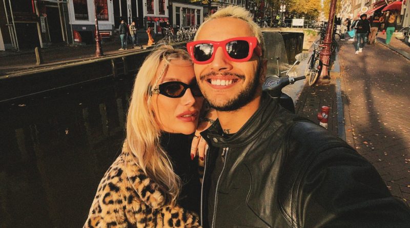 Here is the rewritten text in Turkish: Başlık: Galatasaray-Ajax Maçı