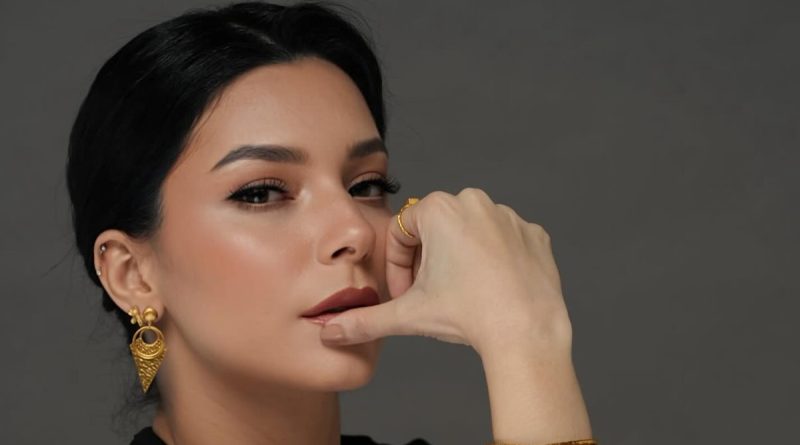 Here is the rewritten text in Turkish: Başlık: Merve Boluğur,