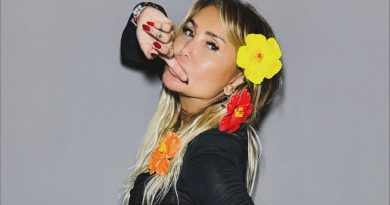 Yonca Evcimik'in Gençlik Sırrı: Çalışıp Üretiyorum 62 Yaşındaki Yonca Evcim