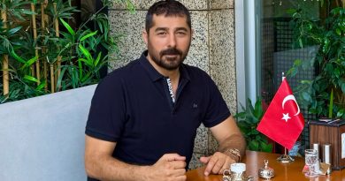 Tatlıses Ailesinin Yeni Paylaşımı: Yıkılmadım Ayaktayım Tatlıses Ailesinin Yeni Paylaşımı: