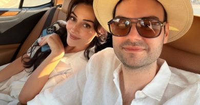 Here is the rewritten text in Turkish: Başlık: Esra Bilgiç