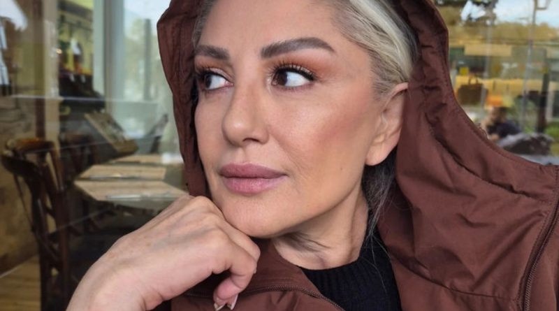 Here is a Turkish text that meets your requirements: Muazzez