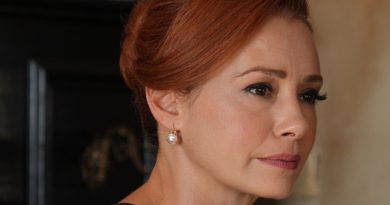 Özgü Namal Trafik Kazası Geçirdi Özgü Namal, Çocuklarıyla birlikte trafik</strong