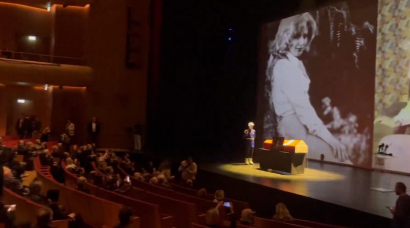 Başlık: Muazzez Abacı için Atatürk Kültür Merkezi'nde tören düzenlendi İçerik: