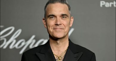 Başlık: Robbie Williams'tan Kötü Haber! Zayıflama İğnesi Yüzünden Kör Kalabilir