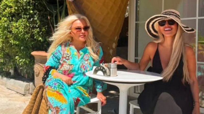 Seren Serengil'in Annesi için Sağlık Bakanlığı'ndan Yardım İstedi Seren Serengil'in