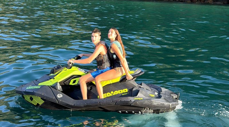 Here is the rewritten text in Turkish: Başlık: Dua Lipa'dan