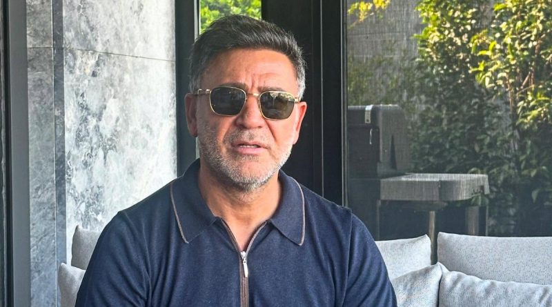 Here is the rewritten text in Turkish: Başlık: Şarkıcı İzzet