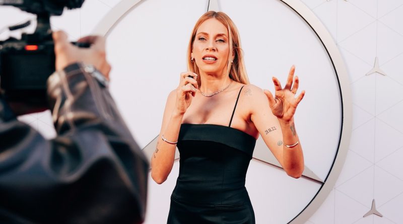 Başlık: Uzak Şehir'in Kaya'sı Atakan Özkaya ile Sşk Yaşıyor İddiası