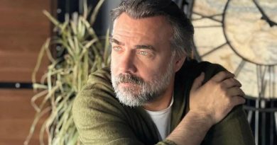 Herkesin Bir Karşılığı Var Oktay Kaynarca: Herkesin Bir Karşılığı Var</h