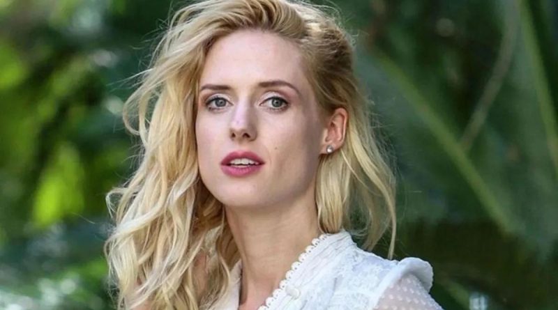 Here is the rewritten text in Turkish: Sanat Dünyası Oynuyor: