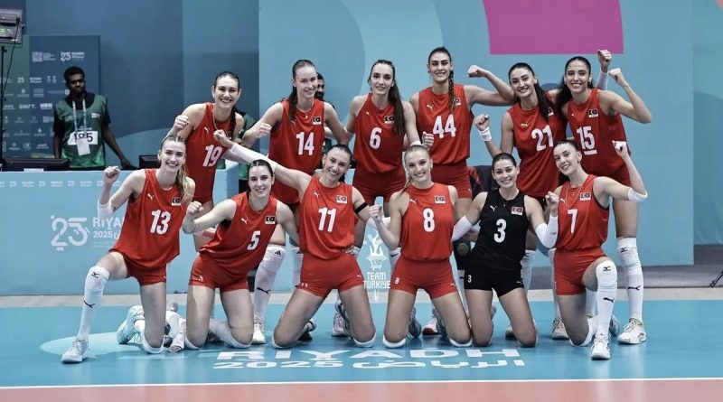 Kadın Voleybol Milli Takımı, Azerbaycan'ı Mağlup Etti! Kadın Voleybol