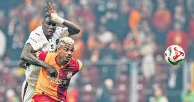 Here is the rewritten text in Turkish: Başlık: Onuachu, Osimhen'i