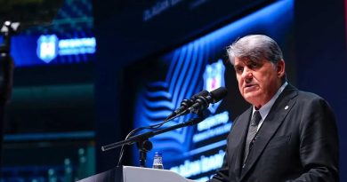 Başlık: Beşiktaş Başkanı Serdal Adalı: Uygulanan yol, doğru yol değil