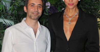 Yedi Kocalı Hürmüz Müzikalinin Oyuncuları Sarp Bozkurt ve Çağla Şıkel